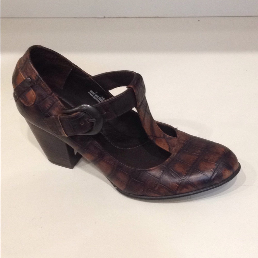 Born Crown Burnished Brown Leather Heeled T Strap